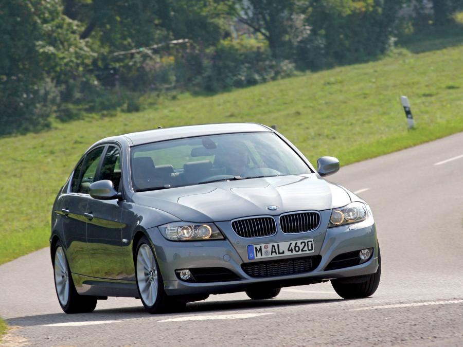  BMW 330d Sedan 2008 года  (фото 7 из 16)